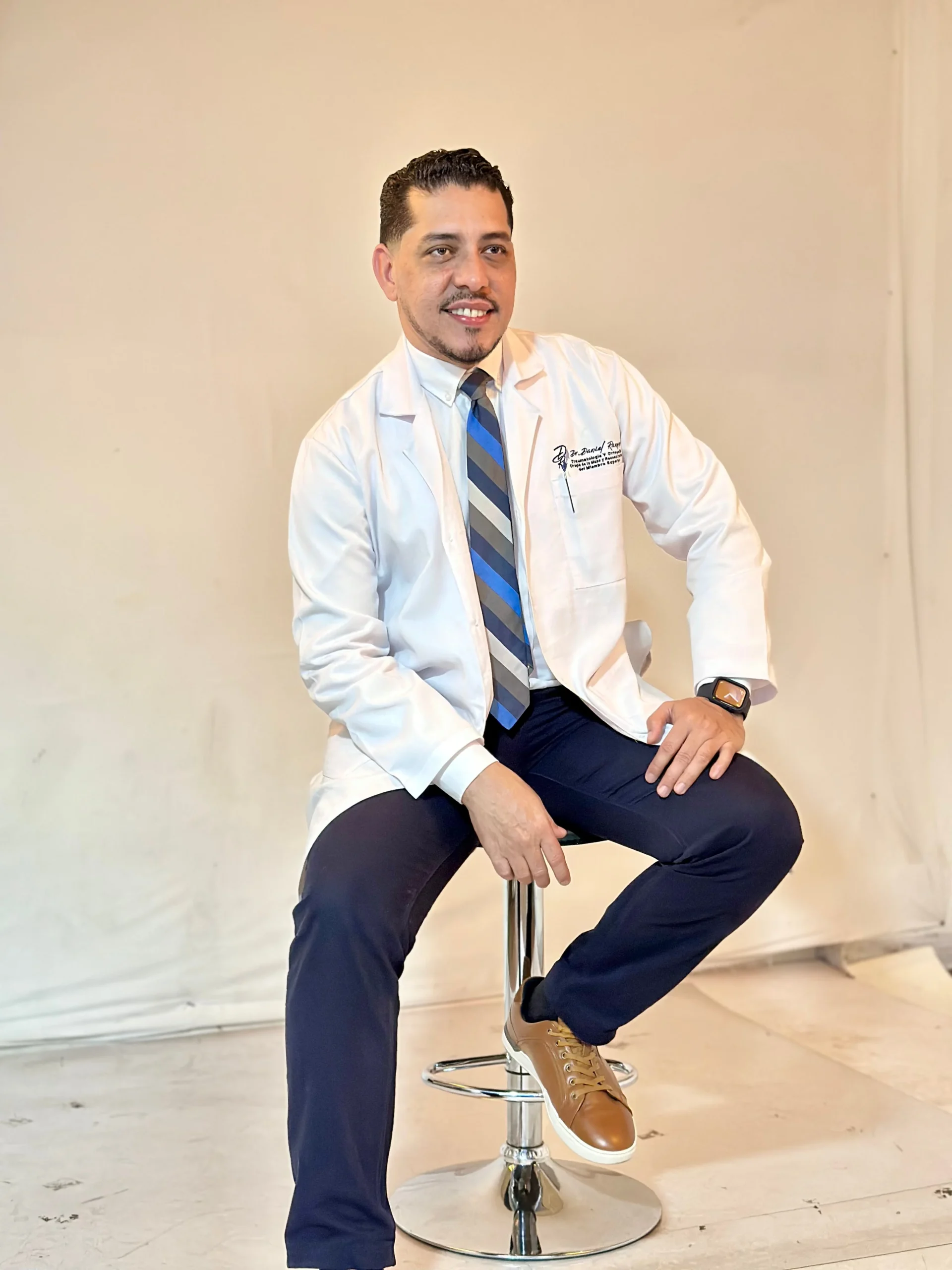 Conoce al Dr. Rangel